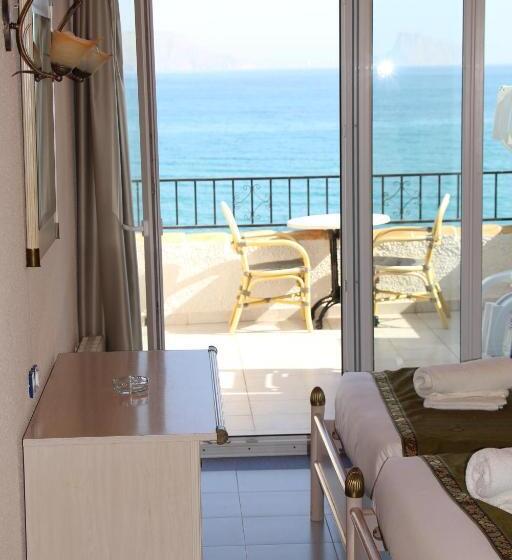 اتاق سوپریور با چشم‌انداز دریا, La Riviera