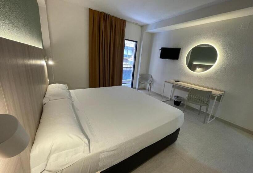 Habitación Estándar con Balcón, Marconi