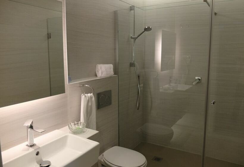 标准三人间, Meridional