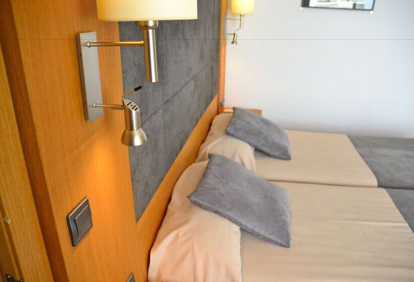 اتاق استاندارد با چشم‌انداز دریا, Mirador