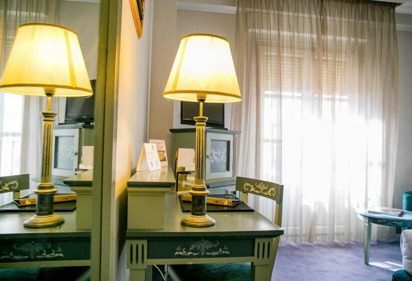 غرفة قياسية, Palacio De Los Velada