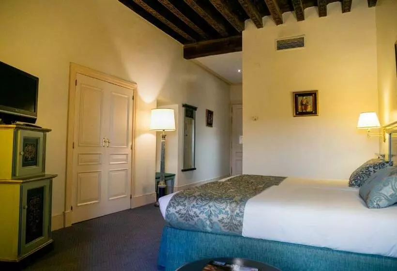 Superior Trippelrum, Palacio De Los Velada