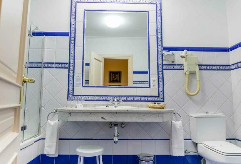 غرفة سوبيريور ثلاثية, Palacio De Los Velada