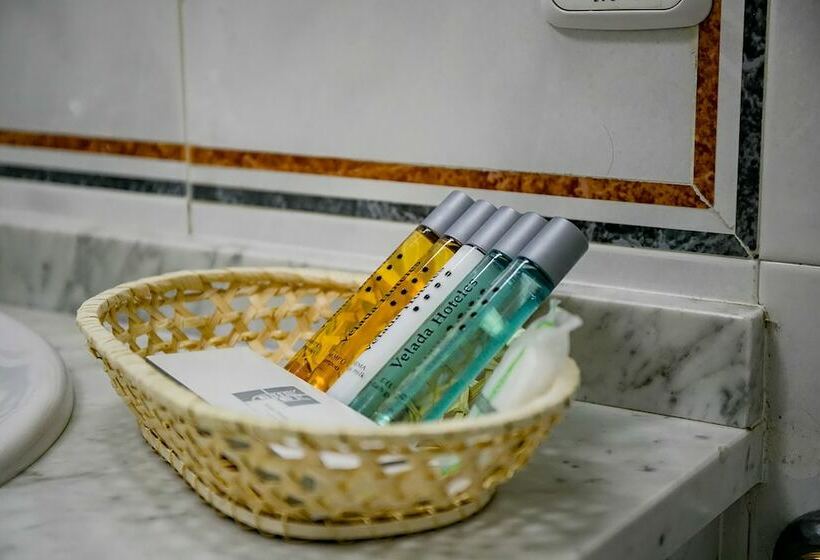 غرفة قياسية, Palacio De Los Velada