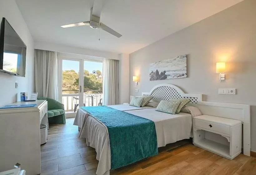 اتاق اساندارد با چشم‌انداز جانبی به دریا, Pinos Playa
