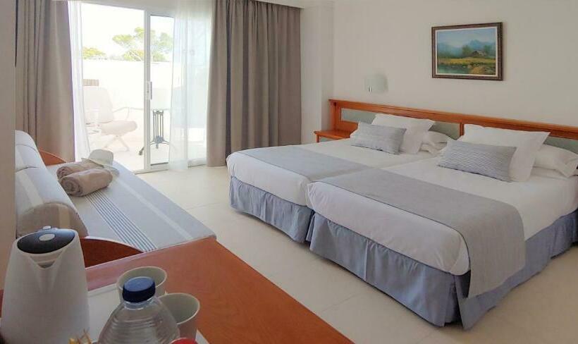 Superior Room Pool View