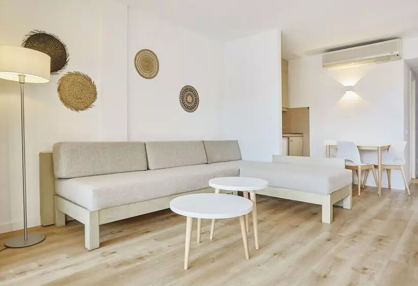 Huoneisto 1 Makuuhuone Merinäkymä, Universal Aparthotel Don Camilo