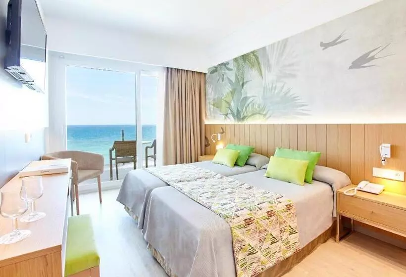 اتاق استاندارد با چشمانداز دریا, Universal Hotel Castell Royal
