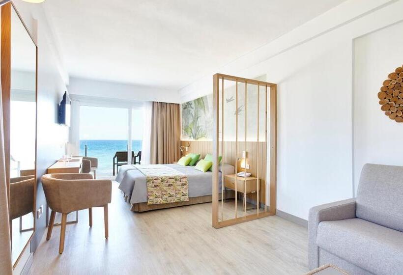 סוויטת ג'וניור נוף לים, Universal Hotel Castell Royal