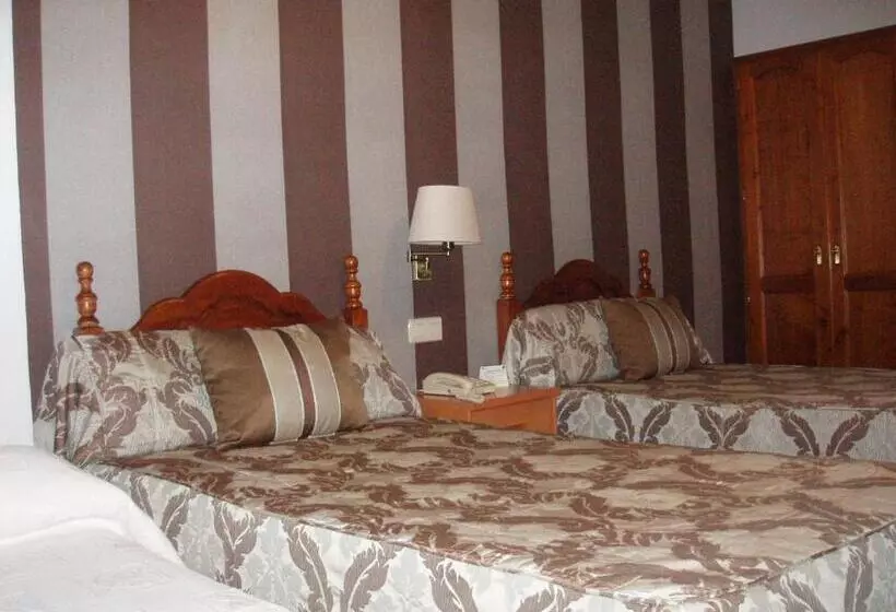 Üç Kişilik Standart Oda, Victoria