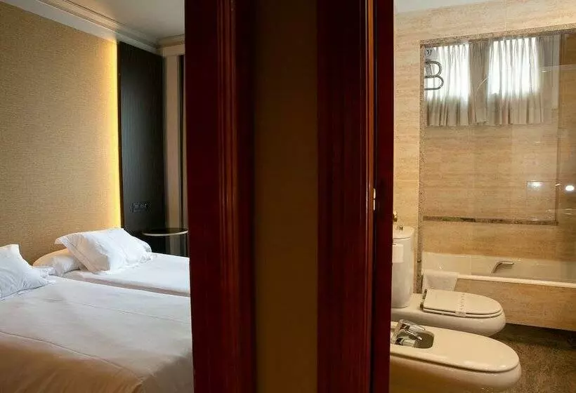 سوییت جونیور, Sercotel Ciudad De Oviedo