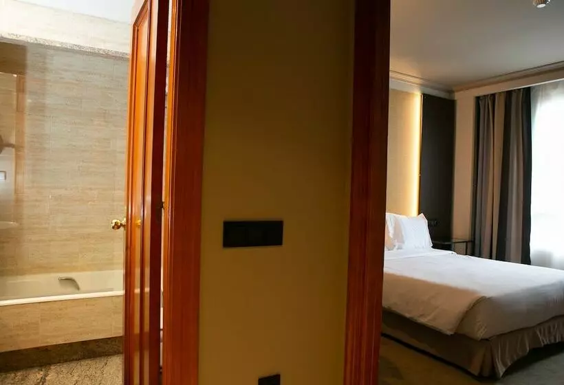 Perhehuone, Sercotel Ciudad De Oviedo