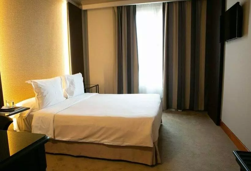 Perhehuone, Sercotel Ciudad De Oviedo