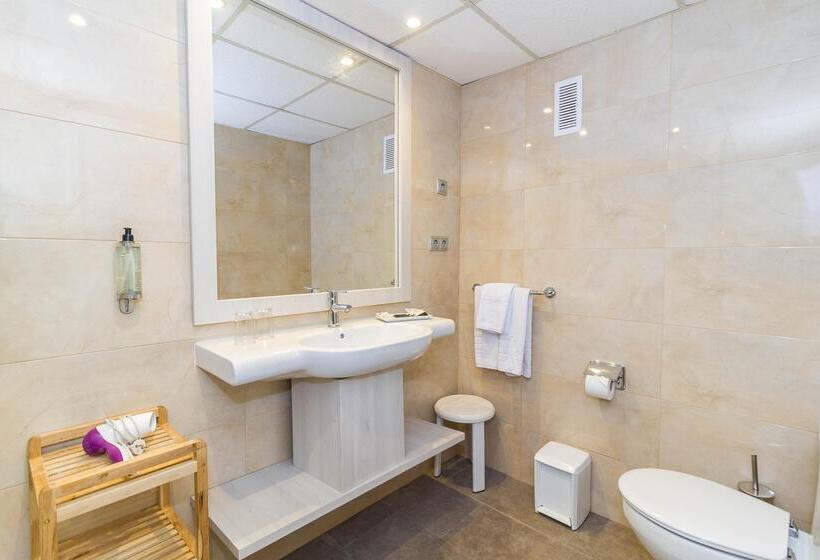 Семейный Номер, Eix Lagotel Holiday Resort