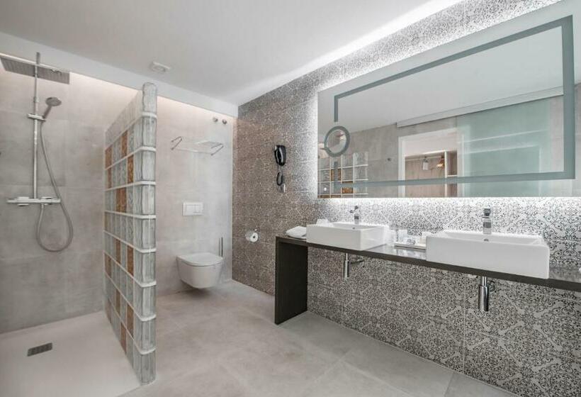 수피리어 전망 룸, Abrat