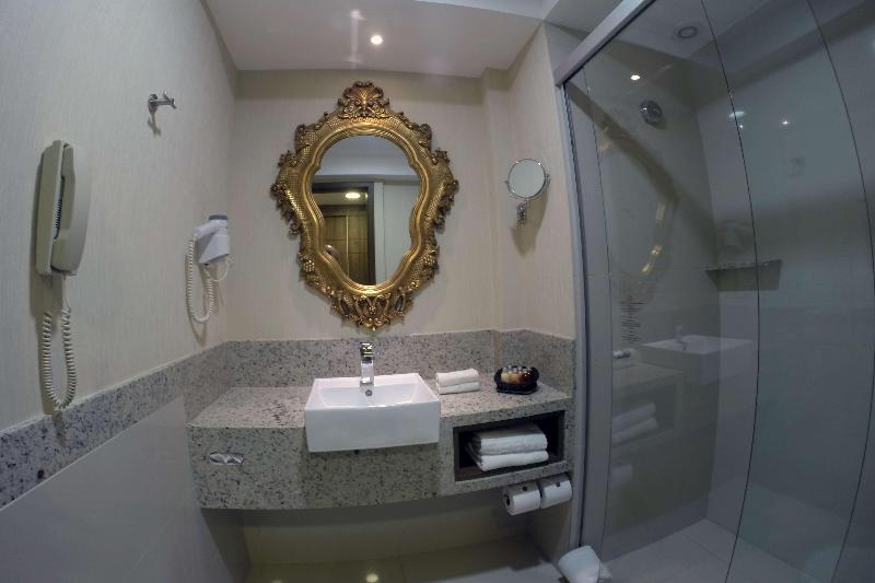 Quarto Superior Vista Jardim, Abrat