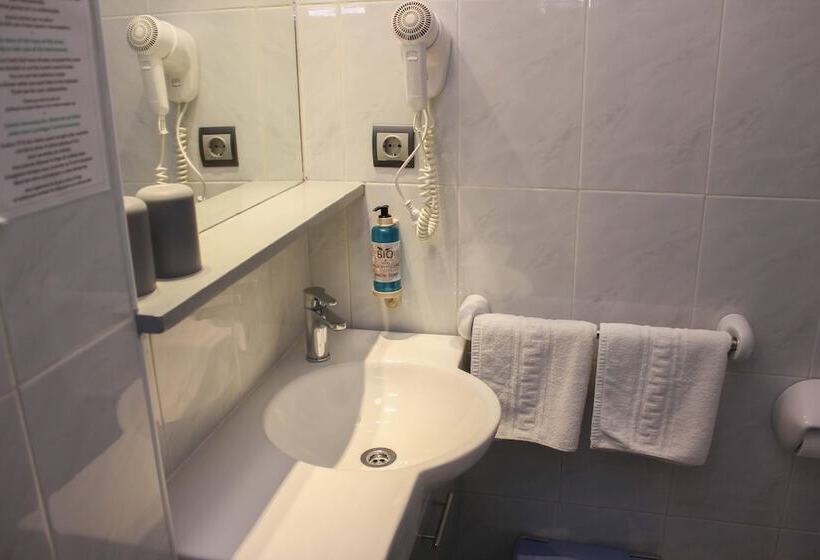 Quarto Economy, Alexandra Sitges