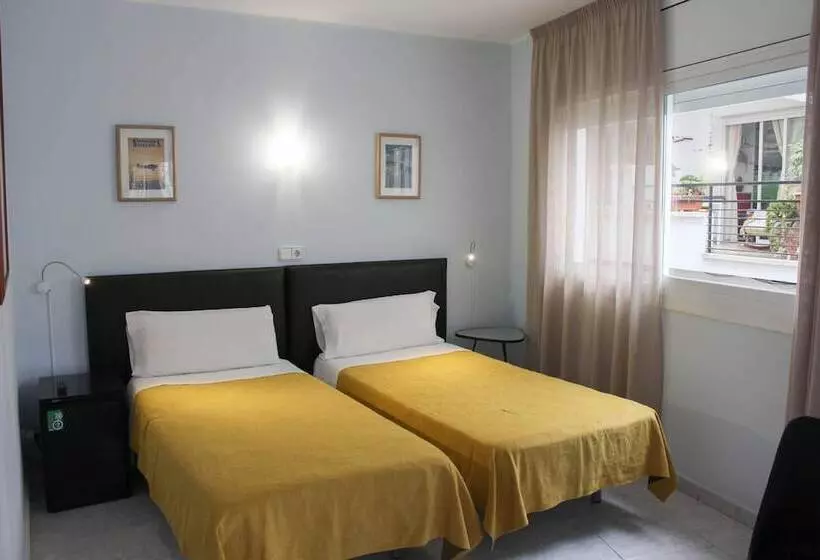 Quarto Estandar com Sacada, Alexandra Sitges