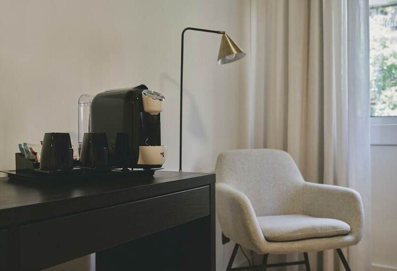 اتاق اجرایی, Arenas Atiram Hotels