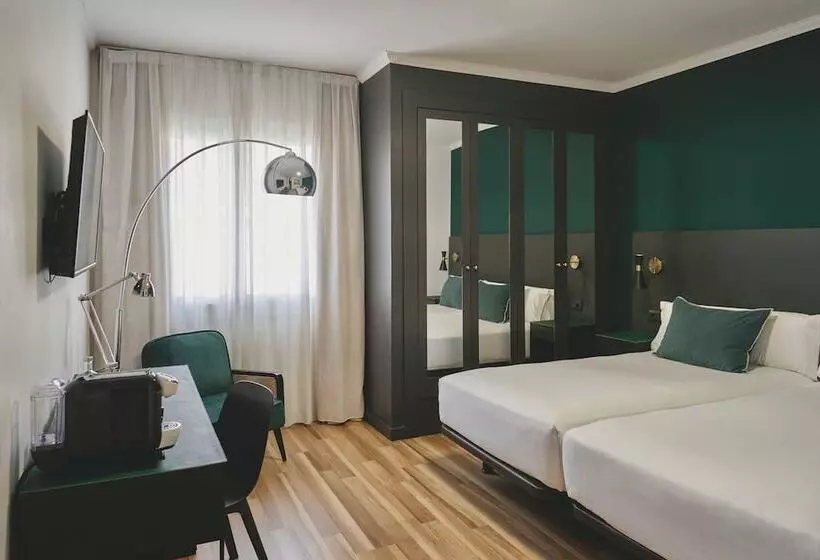 اتاق اجرایی, Arenas Atiram Hotels
