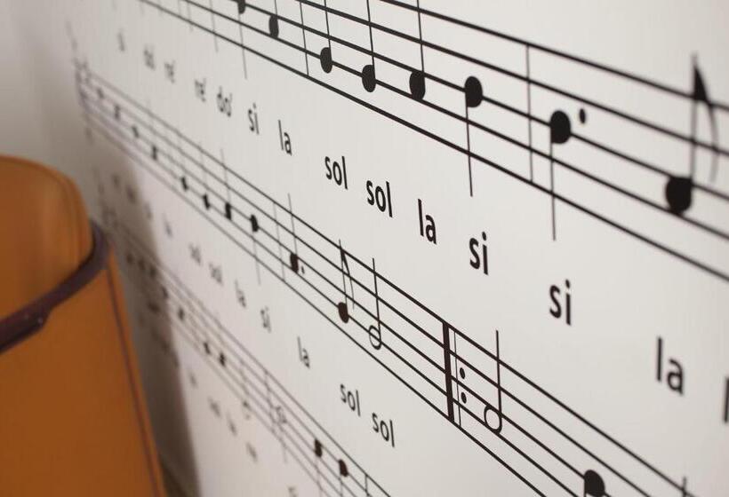 غرفة قياسية فردية, Valencia De La Música