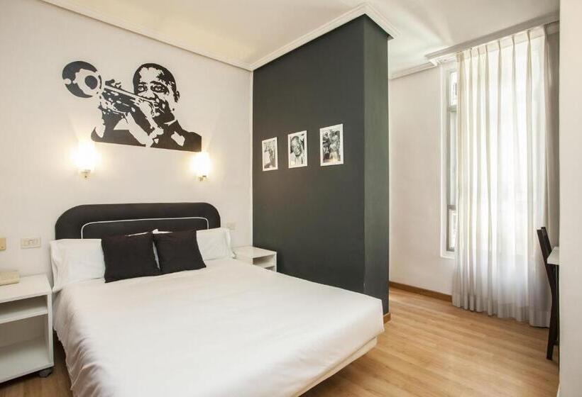 غرفة قياسية, Valencia De La Música