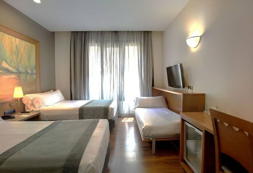 غرفة قياسية ثلاثية, Catalonia Excelsior