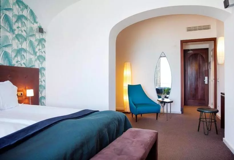 Quarto standard vista mar com balcao, Esplendido
