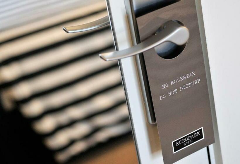 חדר סטנדרט, Europark