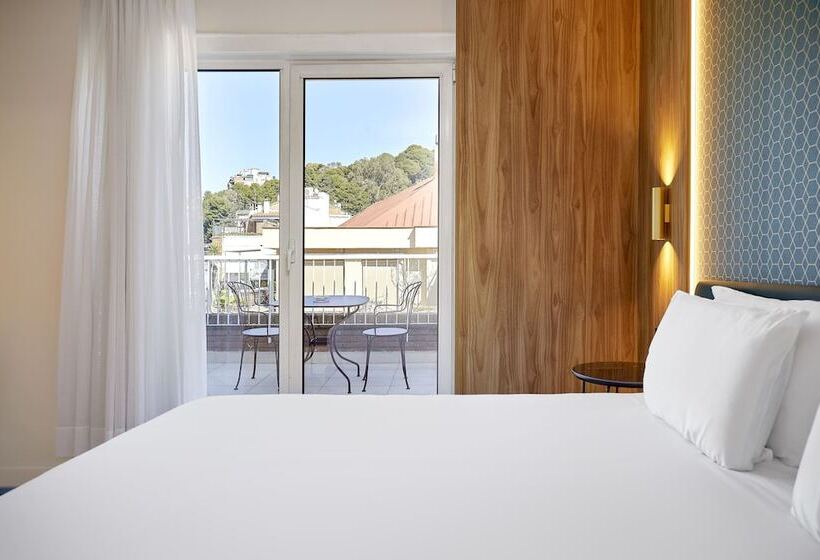 Номер Стандарт с Террасой, Exe Mitre