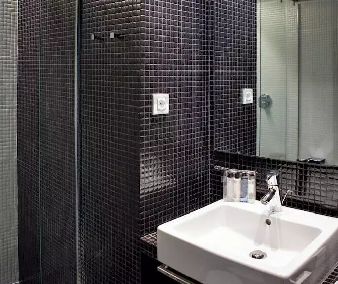 Perhesviitti, Gran Derby Suites, A Small Luxury Hotel Of The World
