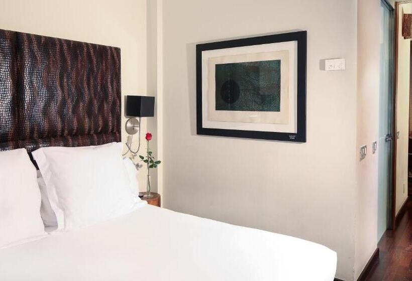 Полулюкс, Gran Derby Suites, A Small Luxury Hotel Of The World