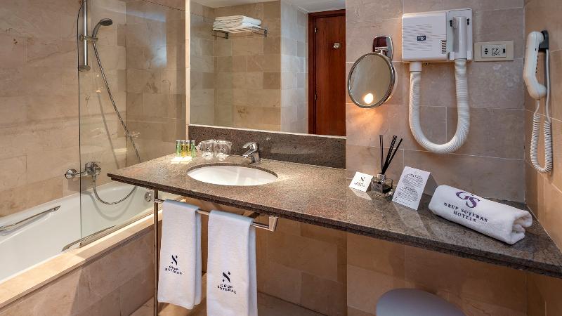 غرفة قياسية مزوَّدة بشُرفة, Gran Hotel Rey Don Jaime