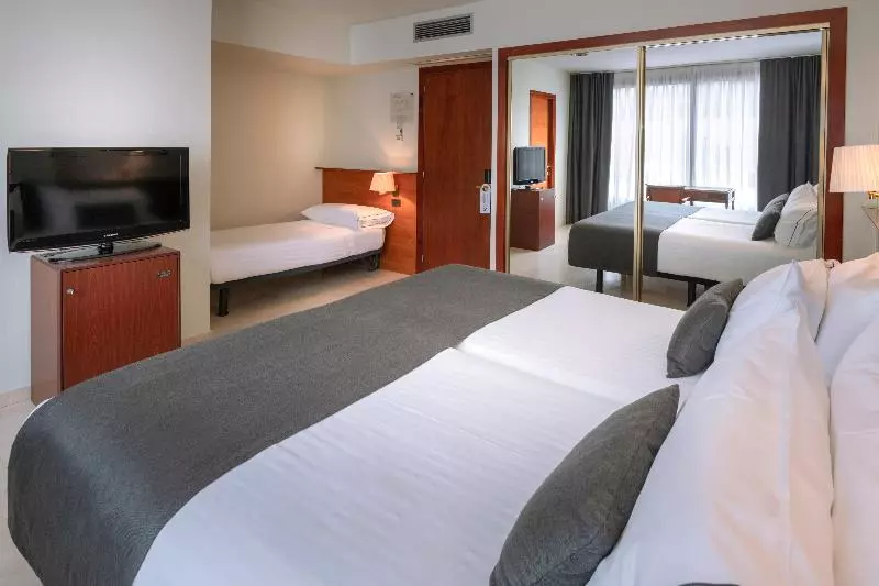スタンダードトリプルルーム, Gran Hotel Rey Don Jaime