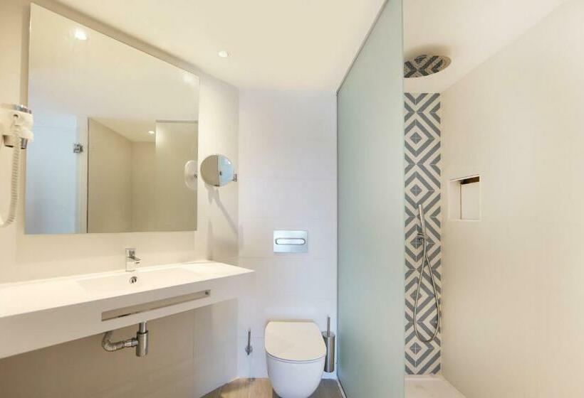 اتاق اساندارد با چشم‌انداز جانبی به دریا, Iberostar Waves Playa de Muro