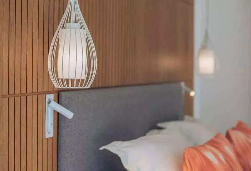 اتاق استاندارد با چشم‌انداز استخر, Iberostar Waves Playa de Muro