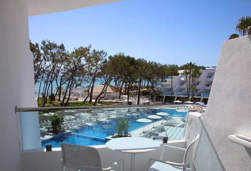 اتاق اساندارد با چشم‌انداز جانبی به دریا, Iberostar Waves Playa de Muro