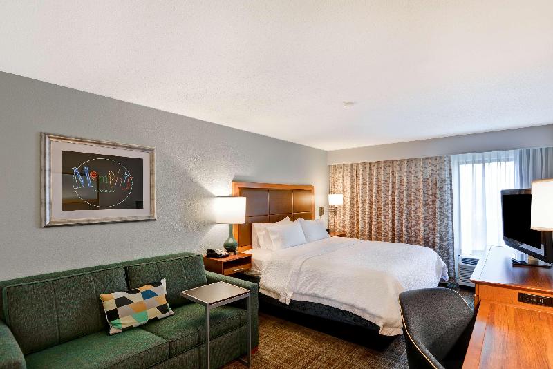 جناح جونيور, Invisa Hotel La Cala