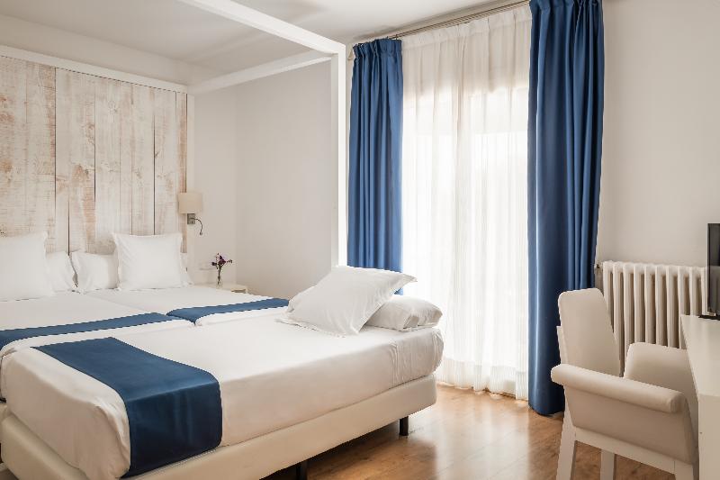 标准三人间, Medium Sitges Park