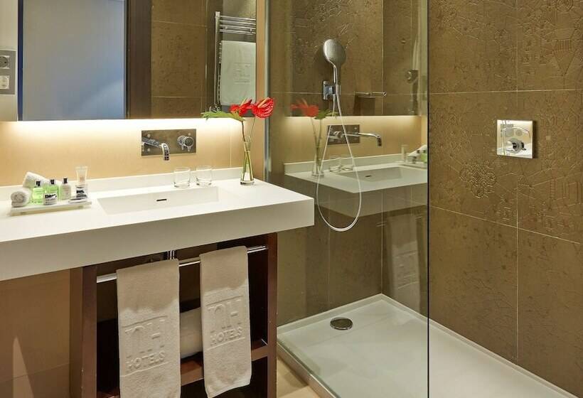 Номер Superior, NH Collection Barcelona Gran Hotel Calderon