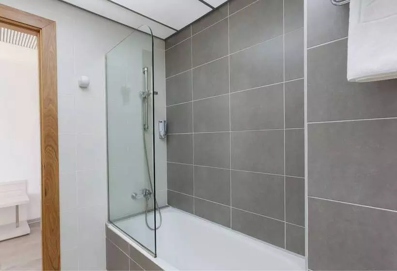 Habitación Estándar, Obelisco