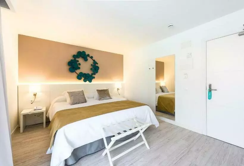 Deluxe Room with Terrace, Plaza Santa Ponsa Boutique Adults Only