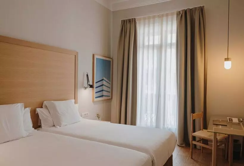 اتاق استاندارد با بالکن, Regina Barcelona