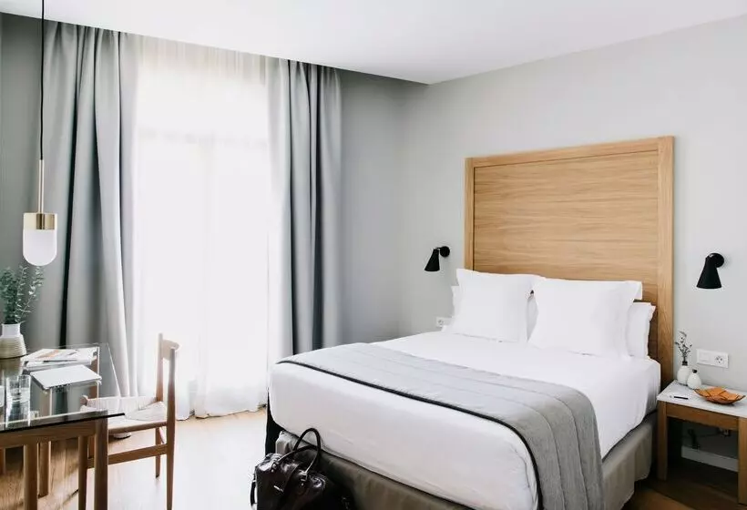 اتاق استاندارد با بالکن, Regina Barcelona