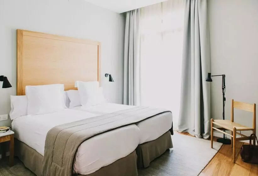 اتاق استاندارد با بالکن, Regina Barcelona