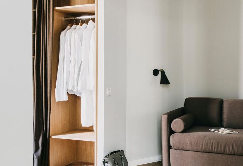 标准间, Regina Barcelona