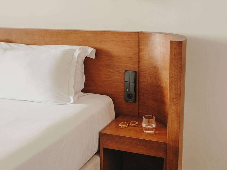 Номер Стандарт, Regina Barcelona