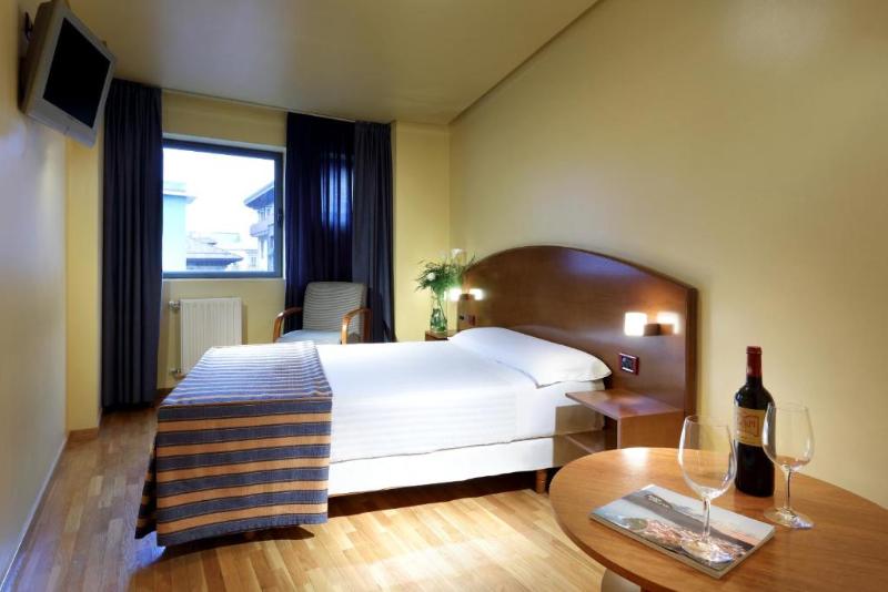 수피리어 룸, Riviera