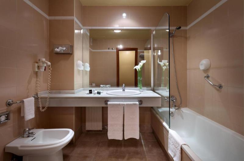 수피리어 룸, Riviera