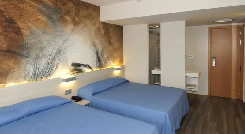 수피리어 룸, Riviera